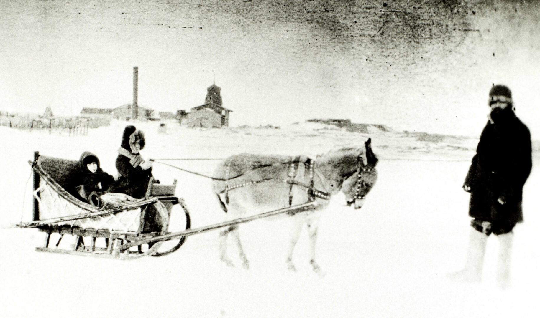 D381/4/67 D381/4/67 - Photographs of the area surrounding Hughesovka