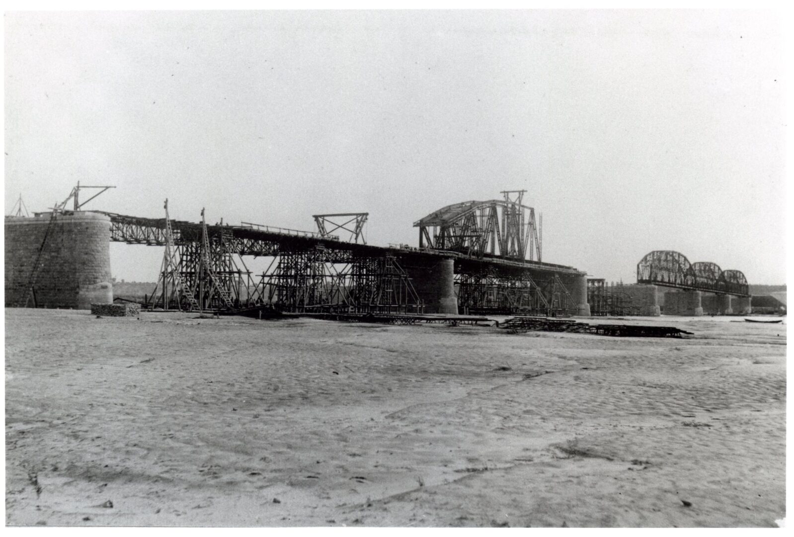 Odessa to Bakmach railway, bridges constructed at New Russia Company’s works: General view of bridge over river Dnepr at Tcherkassy