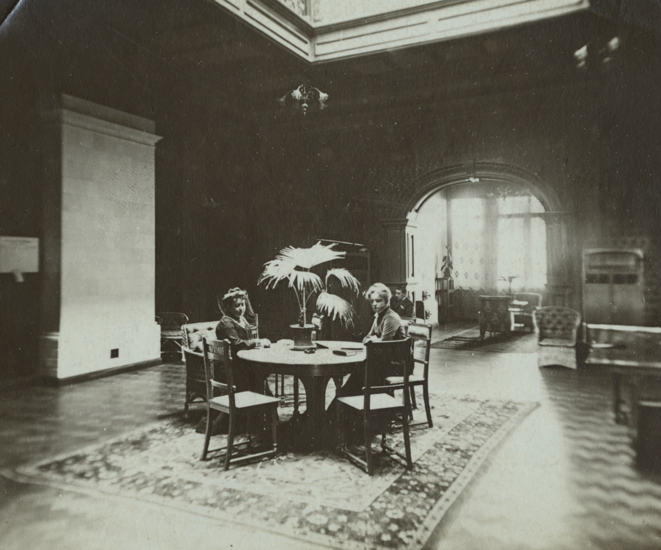 DX627/9/2 DX627/9/2 - Interior of Hughes family house at Hughesovka